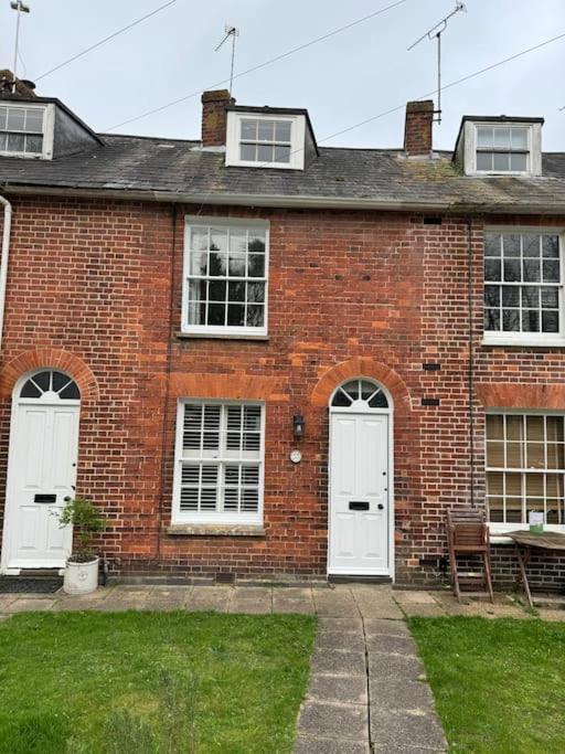 Spring Crescent Cottage In Rye Kültér fotó