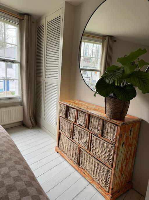 Spring Crescent Cottage In Rye Kültér fotó